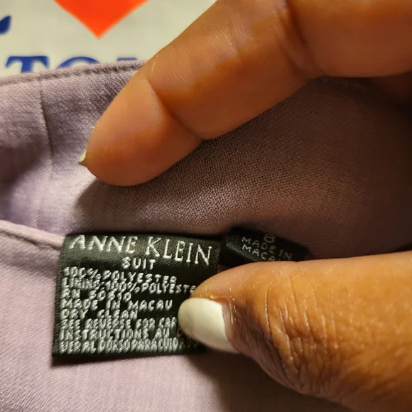 Ladies Anne Klein skirt suit - Picture 9 of 12